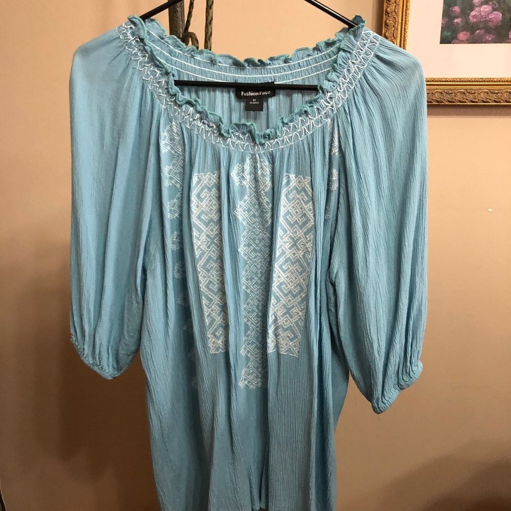 Fashion Fuse Blue Embroidered Peasant Top  SZ Medi